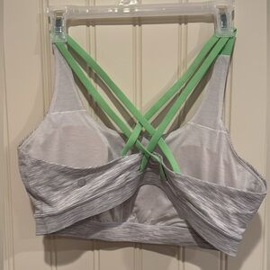 Lululemon sports bra size 14